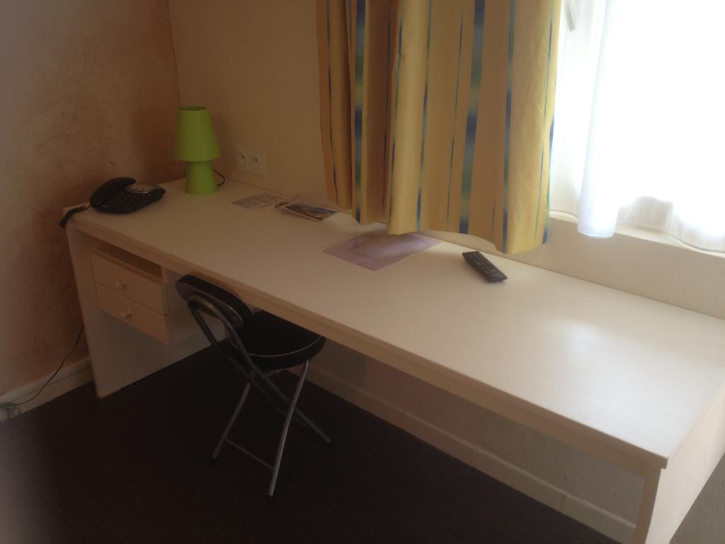 Hotel Fleuritel Charleville-Mézières 外观 照片